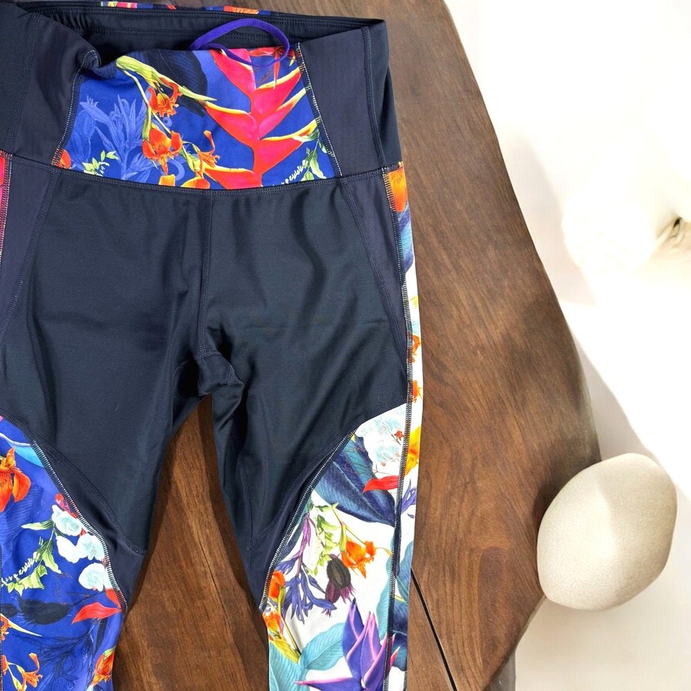 Athleta Leggings Women S Black Floral‎ Print Capri Activewear Retro Yoga Hike